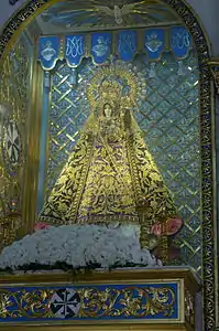 Statue de Notre-Dame de Manaoag. Ivoire et argent, parure impériale. XVIIe siècle.