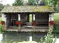 Lavoir à cheminée.