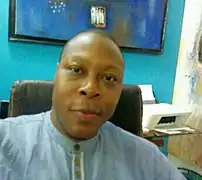 Ousmane Alédji à son bureau à Artisttik Africa en 2018.
