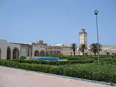 Mosquée Ben Youssef et remparts côté terre