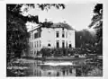 Vue latérale du manoir vers 1930.