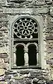 Église Saint-Michel-de-Lillo d'Oviedo, fenêtre à remplage de pierre, avec une rosace.