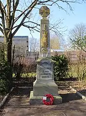 Le monument aux morts d'Ovillers.