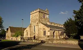 Vue de l'église St Cross à l'entrée du St Catherine's College.