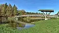 La passerelle sur le lac de Saint-Point.