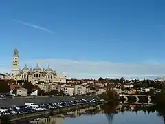 L'Isle et le pont des Barris, vus depuis l'aval.