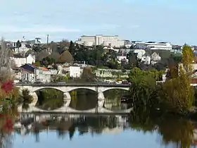 Le pont des Barris en 2014, vu depuis l'aval.