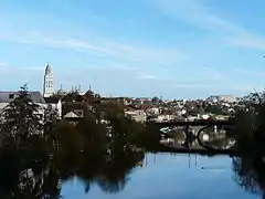 L'Isle et le pont Saint-Georges, vus depuis l'aval.