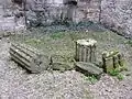 Ruines gallo-romaines à l'intérieur du château.