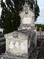 Tombe ouvragée avec un ange (concession échue).