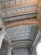 Le plafond de l'escalier au premier étage.