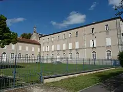Le jardin du couvent de la Visitation situé à l'emplacement de l'ancien couvent des Cordeliers.