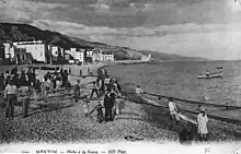 1911 - Halage de filets de senne sur le rivage mentonnais.