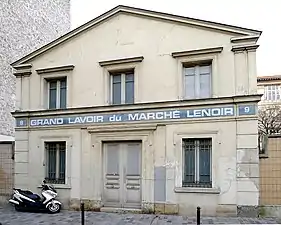 Lavoir du marché Lenoir en 2011.