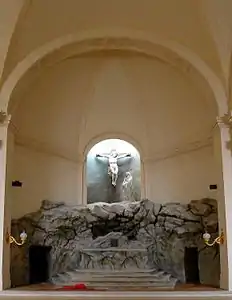 Chapelle du Calvaire (1861), Paris, église Saint-Roch. Le Christ est de Michel Anguier et la Vierge de Bogino.