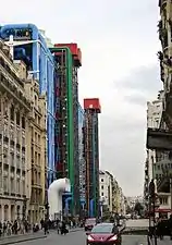 Rue du Renard et rue Beaubourg avec le Centre Pompidou.