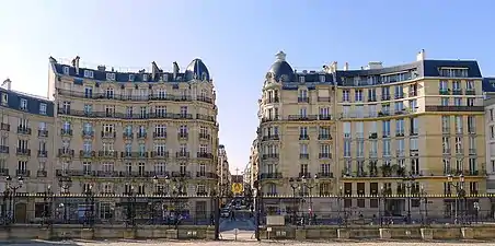 La place Alphonse-Laveran depuis l'église du Val-de-Grâce.