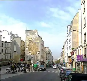 Rue de Belleville et place Fréhel.