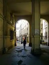 Ruelle vue de la place Saint-Michel.