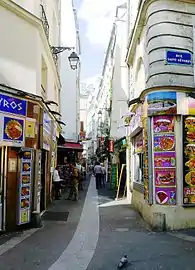 Début de la rue, rue Saint-Séverin.