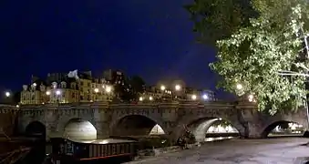 Le pont Neuf la nuit.