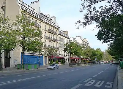 Le boulevard du Temple à son débouché sur la place de la République.