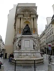 Vue d'ensemble de la fontaine entre les rues de Richelieu et Molière.