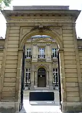 L'hôtel Salomon de Rothschild (8e arrondissement de Paris), utilisé comme Hôtel de police.