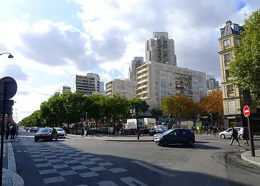 Avenue de Flandre à hauteur de la station de métro Crimée.