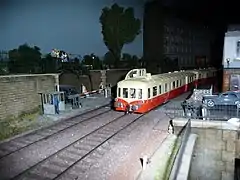 Un train sur la maquette du second étage.