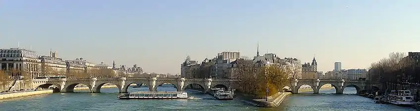 L'île de la Cité et le pont Neuf depuis le pont des Arts.