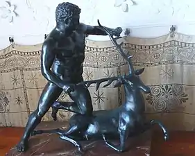 Hercule capturant la biche de Cérynie, d'après Lysippe.