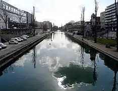 Début du canal Saint-Martin, vu depuis la place de la Bataille-de-Stalingrad.