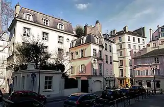 Vue du no 4, situé sur le coin à gauche, demeure de l'architecte Victor Baltard au XIXe siècle.