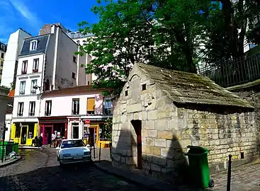 Regard Saint-Martin.