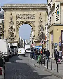 Face sud vue depuis la rue Saint-Denis.