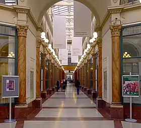 Galerie conduisant à la rue des Petits-Champs.