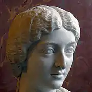 Tête de Faustine la jeune (portrait posthume, vers 180-190) - Musée du Louvre (Ma1176, détail).