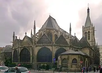 Vue générale de l'église depuis la rue Saint-Jacques.