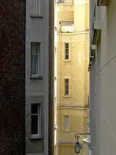 Un passage étroit.