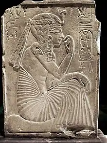 Ramsès représenté sous la forme d'un prince orné de l'uræus royal symbole de sa destinée - Musée du Louvre.