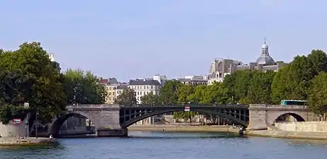 Partie du pont de Sully entre l'île (à gauche) et la rive droite (à droite).