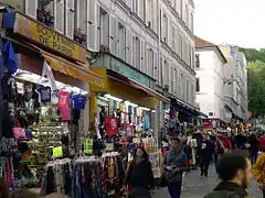 Des boutiques de souvenirs.