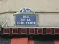 Plaque subsistant avec l'ancien nom de la rue.