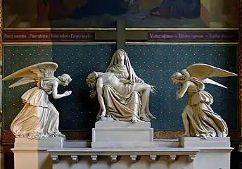 Vierge de douleur entourée d'anges (œuvre de Jean-Pierre Cortot).
