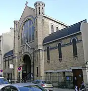 Église Saint-Joseph-des-Épinettes au no 40.