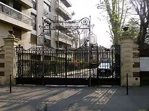 No 7, entrée de la villa Molitor.