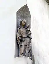 No 59 : statue de Vierge à l'Enfant.