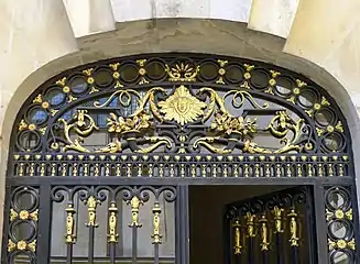 Détail d'une porte sur cour, façade ouest.