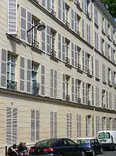 No 14 : immeuble (1797-1804), dit immeuble de Cauqueréaumont.